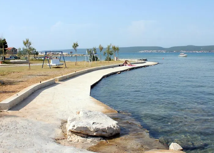 Triple Mrljane 327a 3* Neviđane