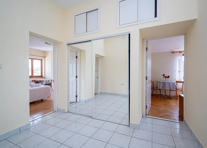 Triple Mrljane 327a 3* Neviđane