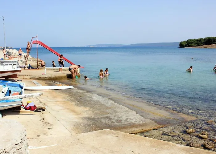 Triple Mrljane 327a Pensionat Neviđane