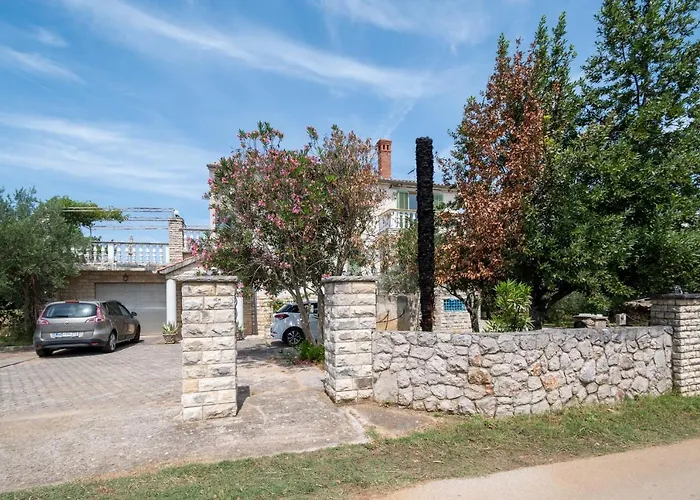 게스트하우스 Triple Mrljane 327a