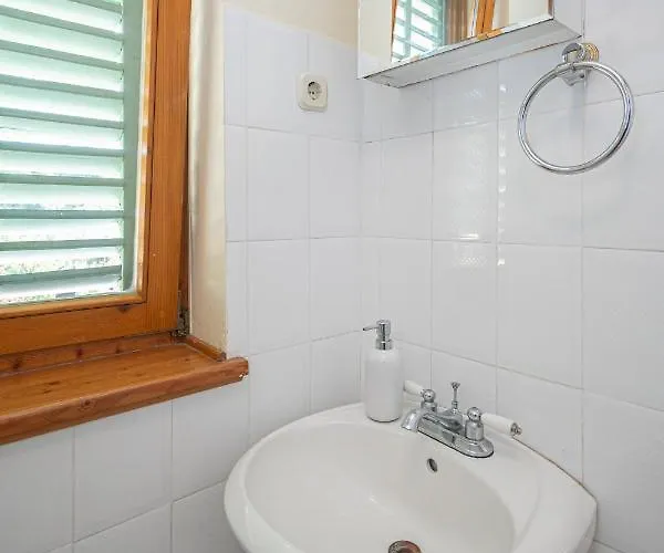 Triple Mrljane 327a 게스트하우스