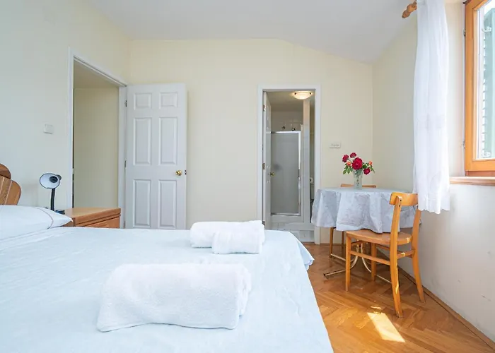 Triple Mrljane 327a 게스트하우스 3*